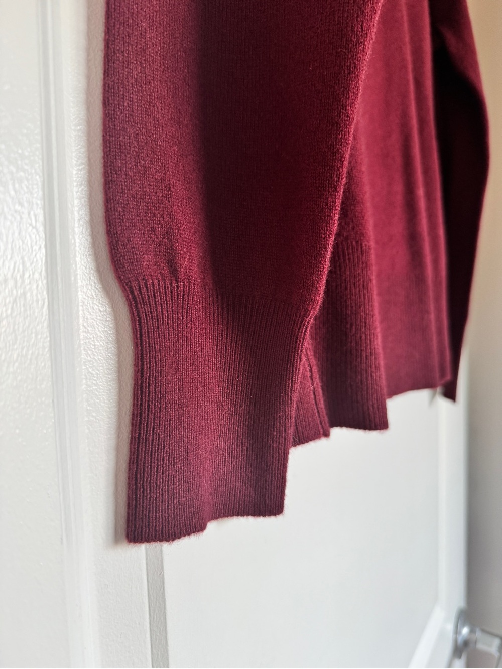 NWT! J. CREW Cashmere classic-fit crewneck sweater inky burgundy size small - Picture 3 of 12